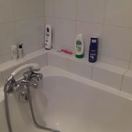 Beau Temps Aux Champs Elysees, Tour Eiffel *