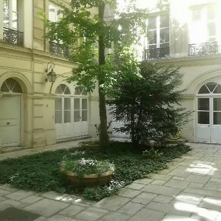 Beau Temps Aux Champs Elysees, Tour Eiffel París