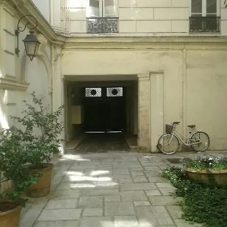 Beau Temps Aux Champs Elysees, Tour Eiffel * París